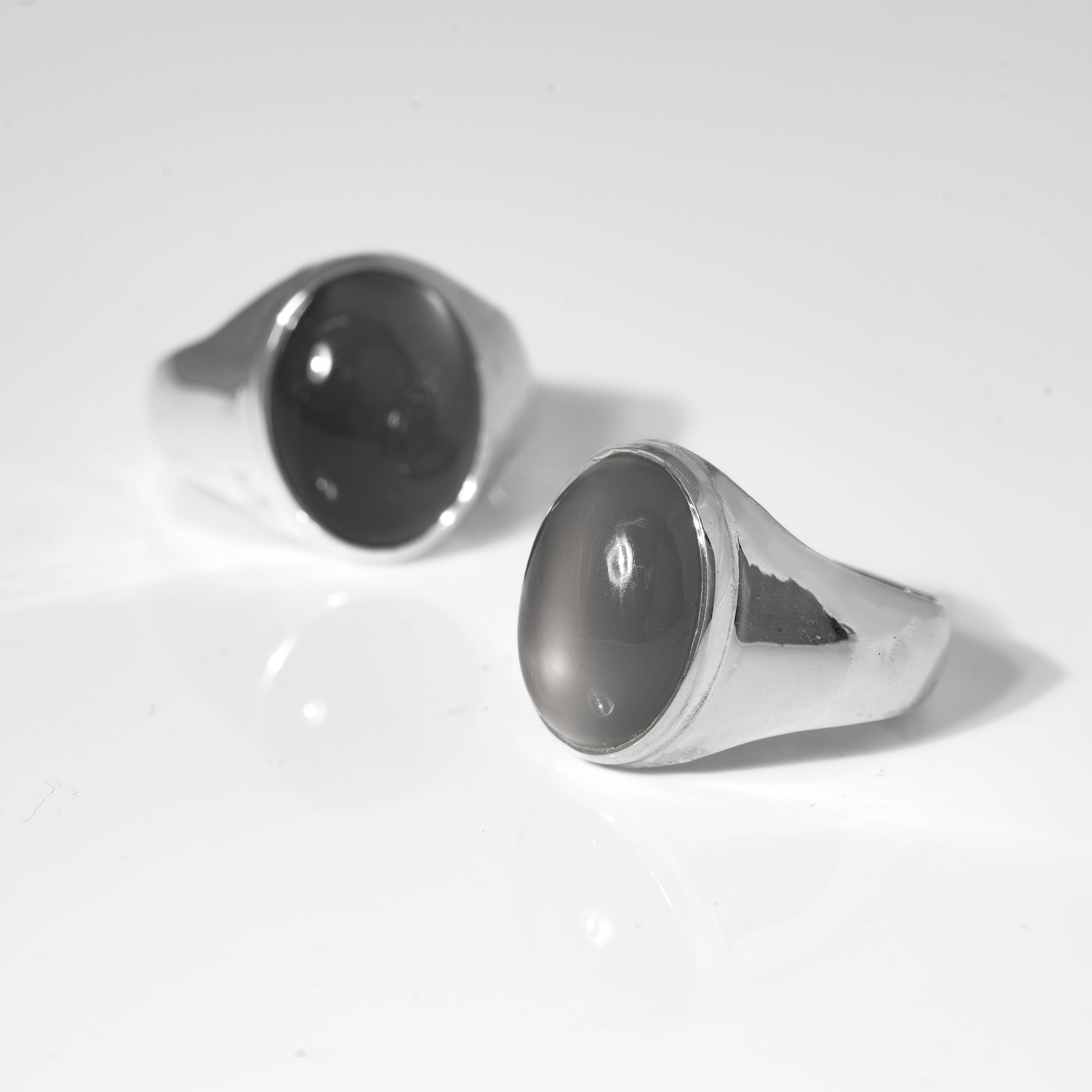 Gray Moonstone Oval Cabochon ring – HASH.