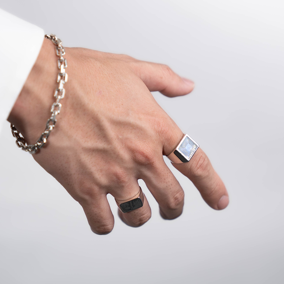 Rainbow Moonstone square ring – HASH. Rainbow Moonstone square ring – HASH.