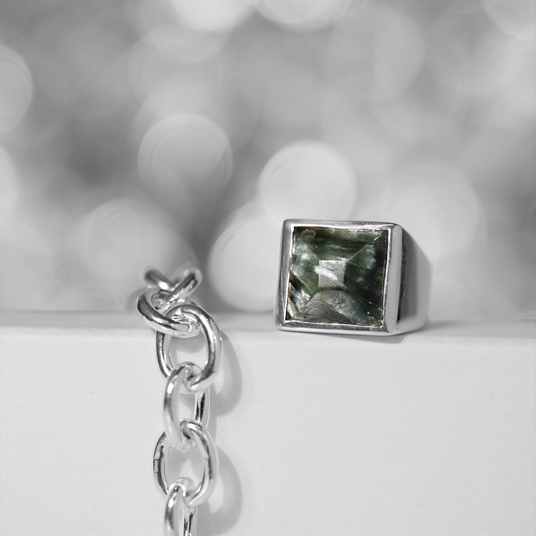 Seraphinite square ring – HASH. Seraphinite square ring – HASH.